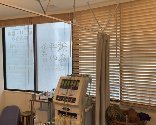換気用の窓がたくさんあります