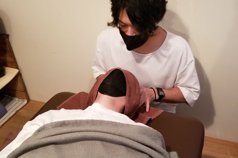 首のマッサージ